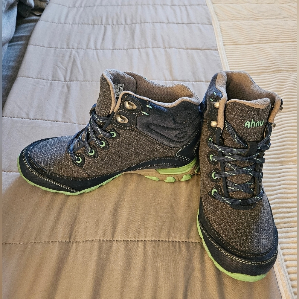 Ahnu Womens Navy & Mint Green Hiking Boots Size 6.5 - Picture 3 of 8